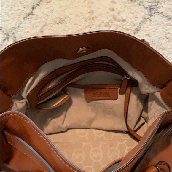 Michael Kors Large Leather Shoulder Bag - Picture 3 of 6